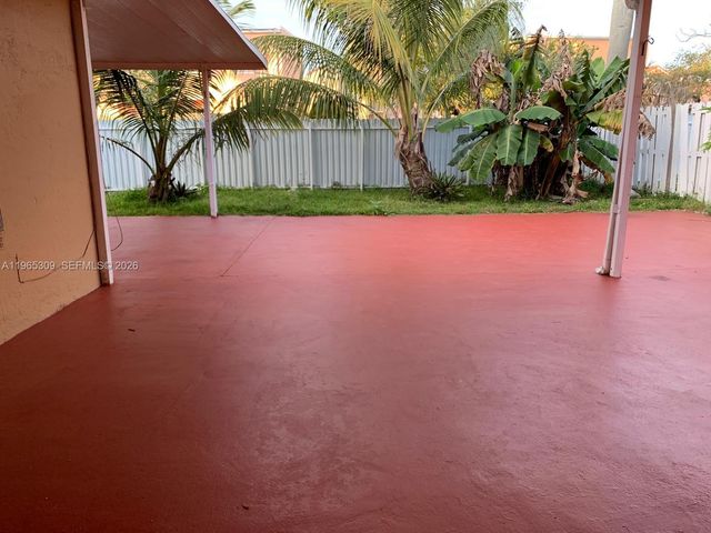 12447 NW 7th St, Miami, FL 33182