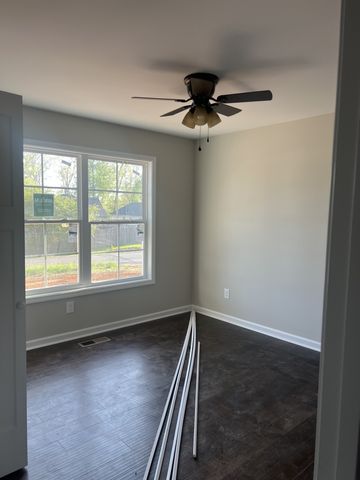 398 N Harris Rd, Portland, TN 37148
