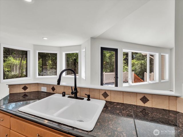 3851 Ambleside Lane NE, Bremerton, WA 98311