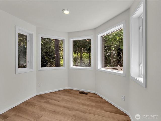 3851 Ambleside Lane NE, Bremerton, WA 98311
