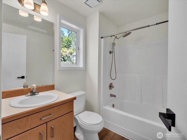 3851 Ambleside Lane NE, Bremerton, WA 98311
