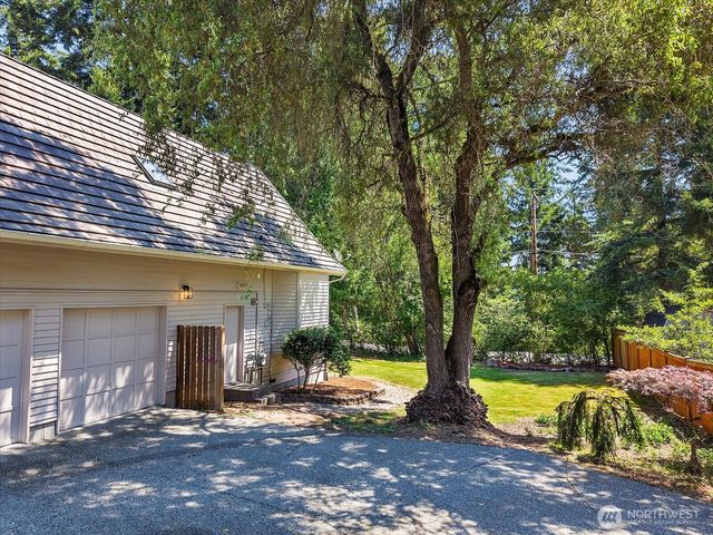 3851 Ambleside Lane NE, Bremerton, WA 98311