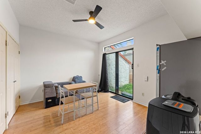 3915 Hunters Crest St, San Antonio, TX 78230