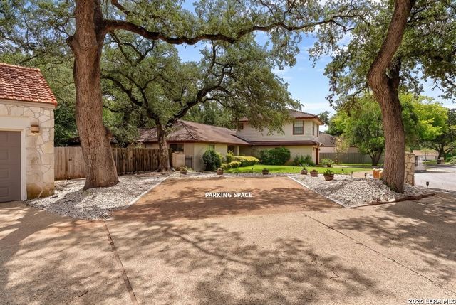 3915 Hunters Crest St, San Antonio, TX 78230