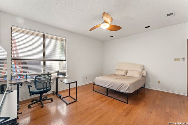 3915 Hunters Crest St, San Antonio, TX 78230