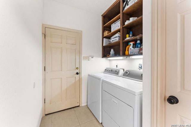 3915 Hunters Crest St, San Antonio, TX 78230
