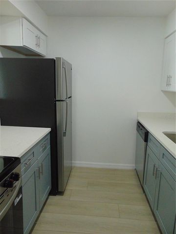 9119 TUDOR DRIVE E102, Tampa, FL 33615