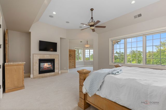 5 Jennifer Court, Barrington, IL 60010