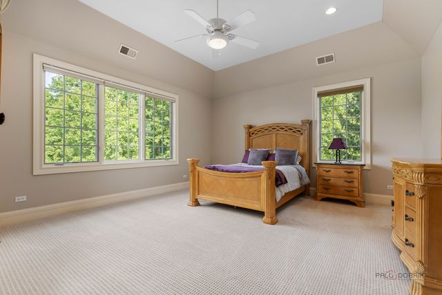 5 Jennifer Court, Barrington, IL 60010