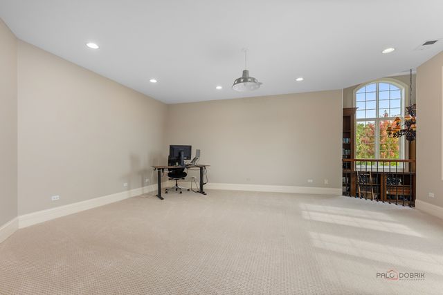 5 Jennifer Court, Barrington, IL 60010