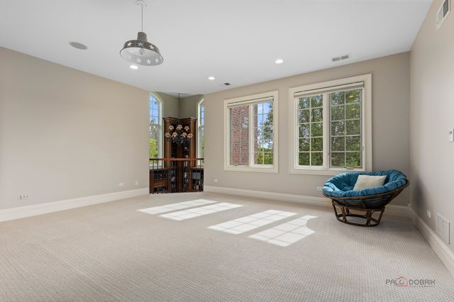 5 Jennifer Court, Barrington, IL 60010