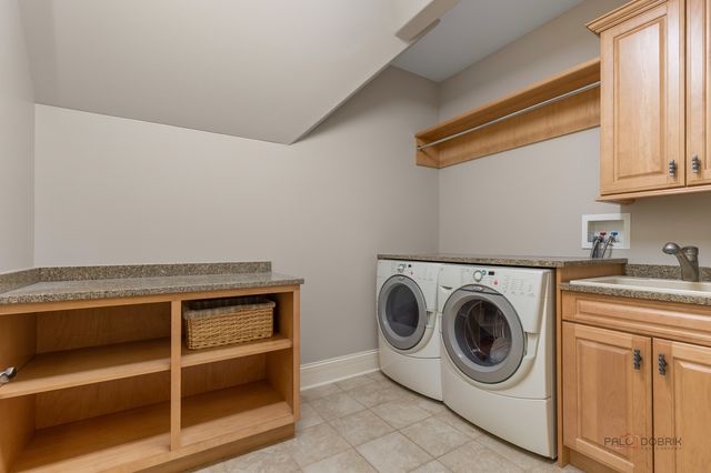 5 Jennifer Court, Barrington, IL 60010