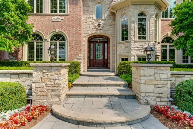 5 Jennifer Court, Barrington, IL 60010