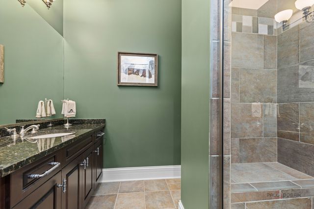 5 Jennifer Court, Barrington, IL 60010