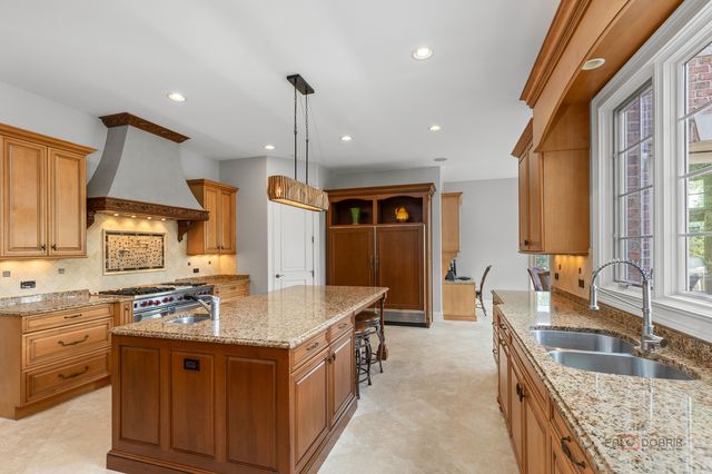 5 Jennifer Court, Barrington, IL 60010