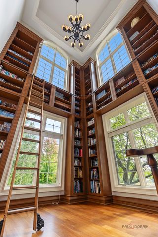 5 Jennifer Court, Barrington, IL 60010