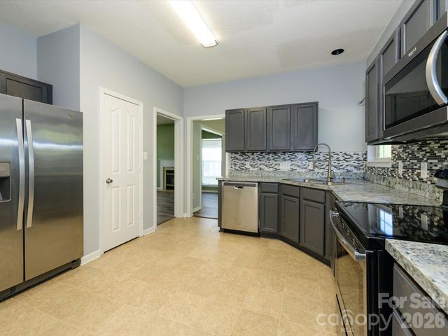 8625 Galena View Drive, Charlotte, NC 28269