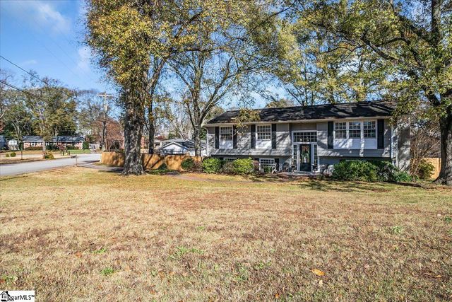 212 Shallowford Road, Greenville, SC 29607