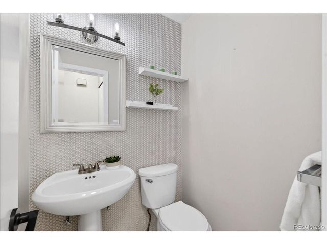 4419 W Ponds Cir, Littleton, CO 80123