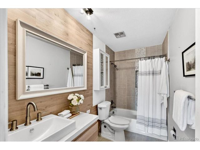 4419 W Ponds Cir, Littleton, CO 80123