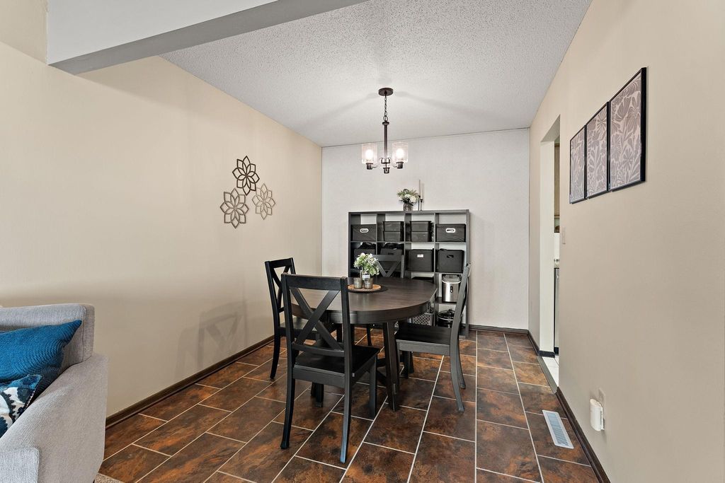 1224 Wagon Wheel Road, Hopkins, MN 55343 — photo 5