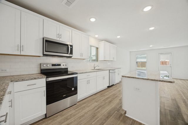 400 Alton Street, Van Alstyne, TX 75495