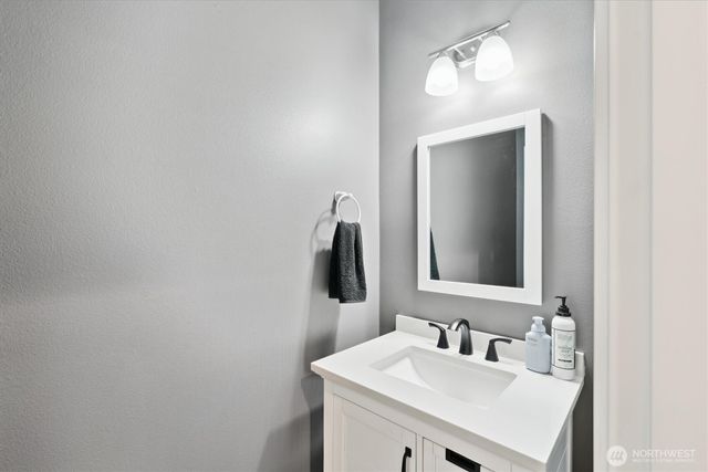 3010 Mahogany Street NE, Lacey, WA 98516