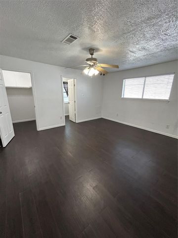 11127 Sageview Drive, Houston, TX 77089