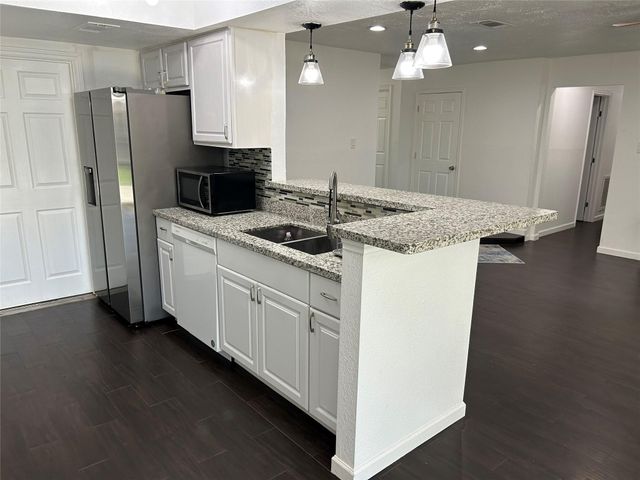 11127 Sageview Drive, Houston, TX 77089