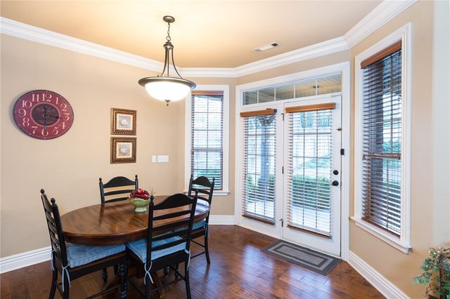 2468 N Covington Park Boulevard, Fayetteville, AR 72703