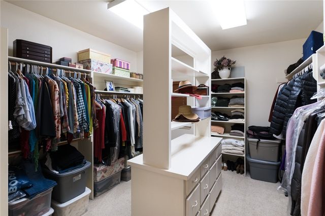 2468 N Covington Park Boulevard, Fayetteville, AR 72703