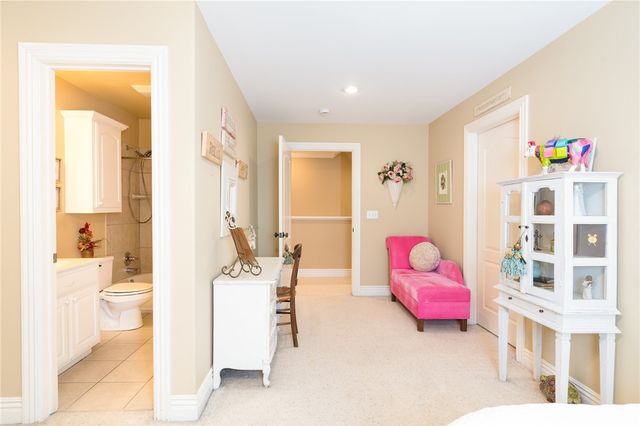 2468 N Covington Park Boulevard, Fayetteville, AR 72703