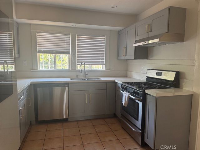 788 E 40th Place, Los Angeles, CA 90011