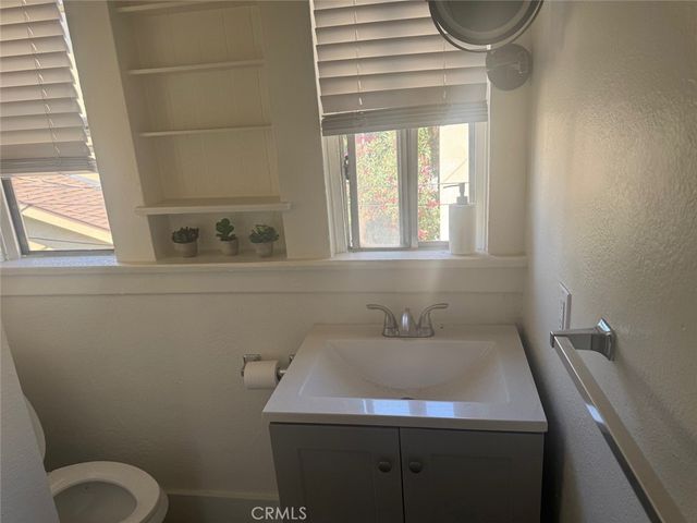 788 E 40th Place, Los Angeles, CA 90011