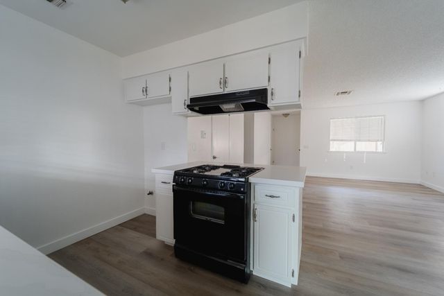 4438 W Feemster Avenue, Visalia, CA 93277