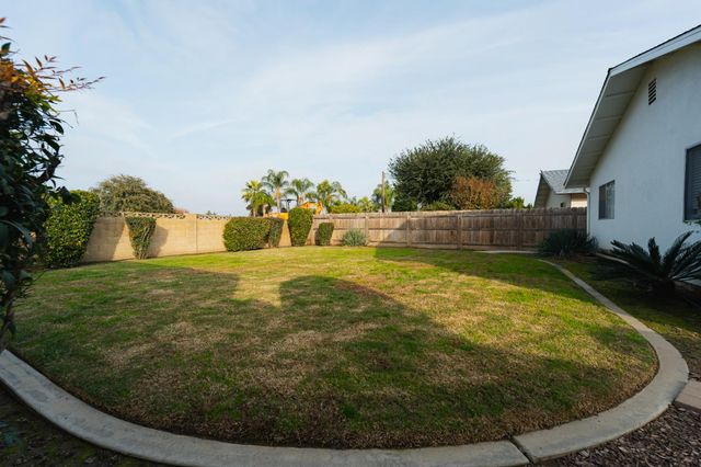 4438 W Feemster Avenue, Visalia, CA 93277