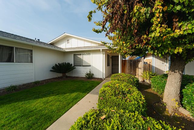 4438 W Feemster Avenue, Visalia, CA 93277
