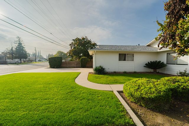 4438 W Feemster Avenue, Visalia, CA 93277