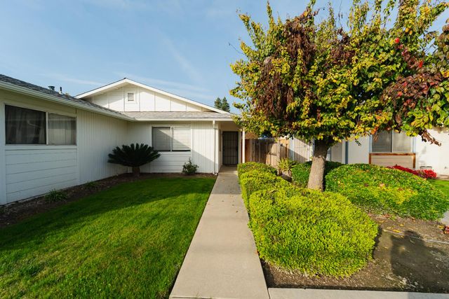 4438 W Feemster Avenue, Visalia, CA 93277