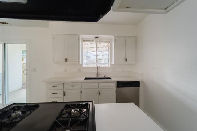 4438 W Feemster Avenue, Visalia, CA 93277