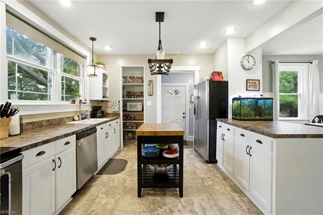 916 Little Bay AVE, Norfolk, VA 23503