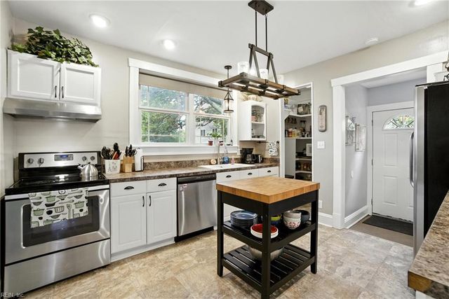 916 Little Bay AVE, Norfolk, VA 23503