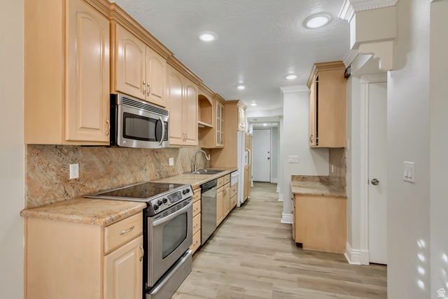 111 CANDLEWOOD PL, Provo, UT 84604