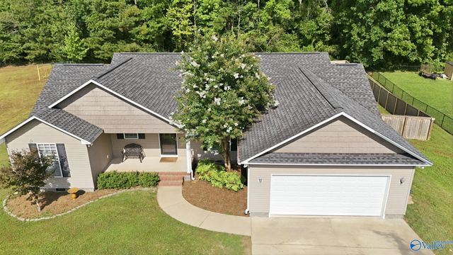 424 Granite Circle, Albertville, AL 35950