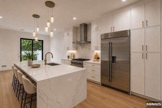 1 Feldman Court, Paramus, NJ 07652