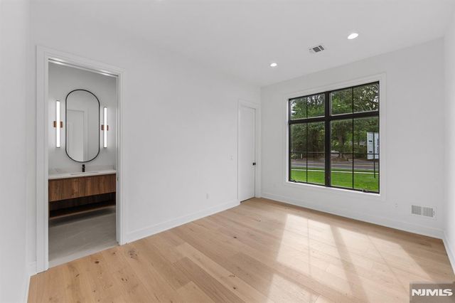 1 Feldman Court, Paramus, NJ 07652