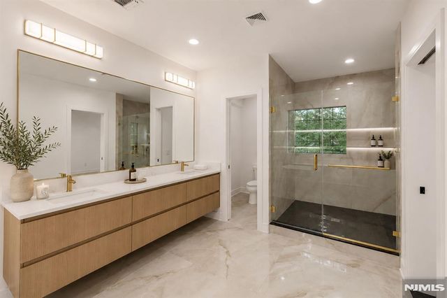1 Feldman Court, Paramus, NJ 07652