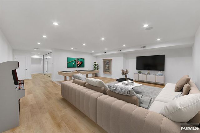 1 Feldman Court, Paramus, NJ 07652