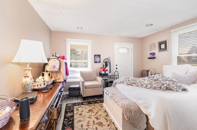 301 Garvey Avenue, Elsmere, KY 41018