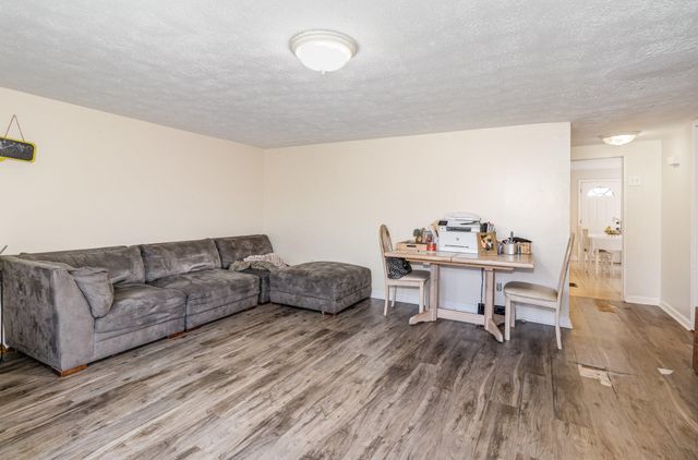 301 Garvey Avenue, Elsmere, KY 41018